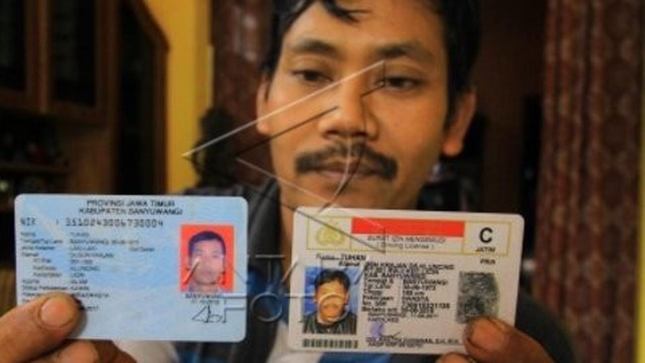 Tukang kayu asal Banyuwangi ini bernama Tuhan