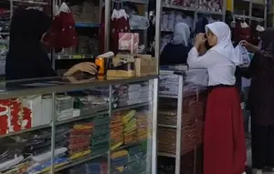 Gempuran Belanja Online, Toko Seragam Sepi Jelang Tahun Ajaran Baru