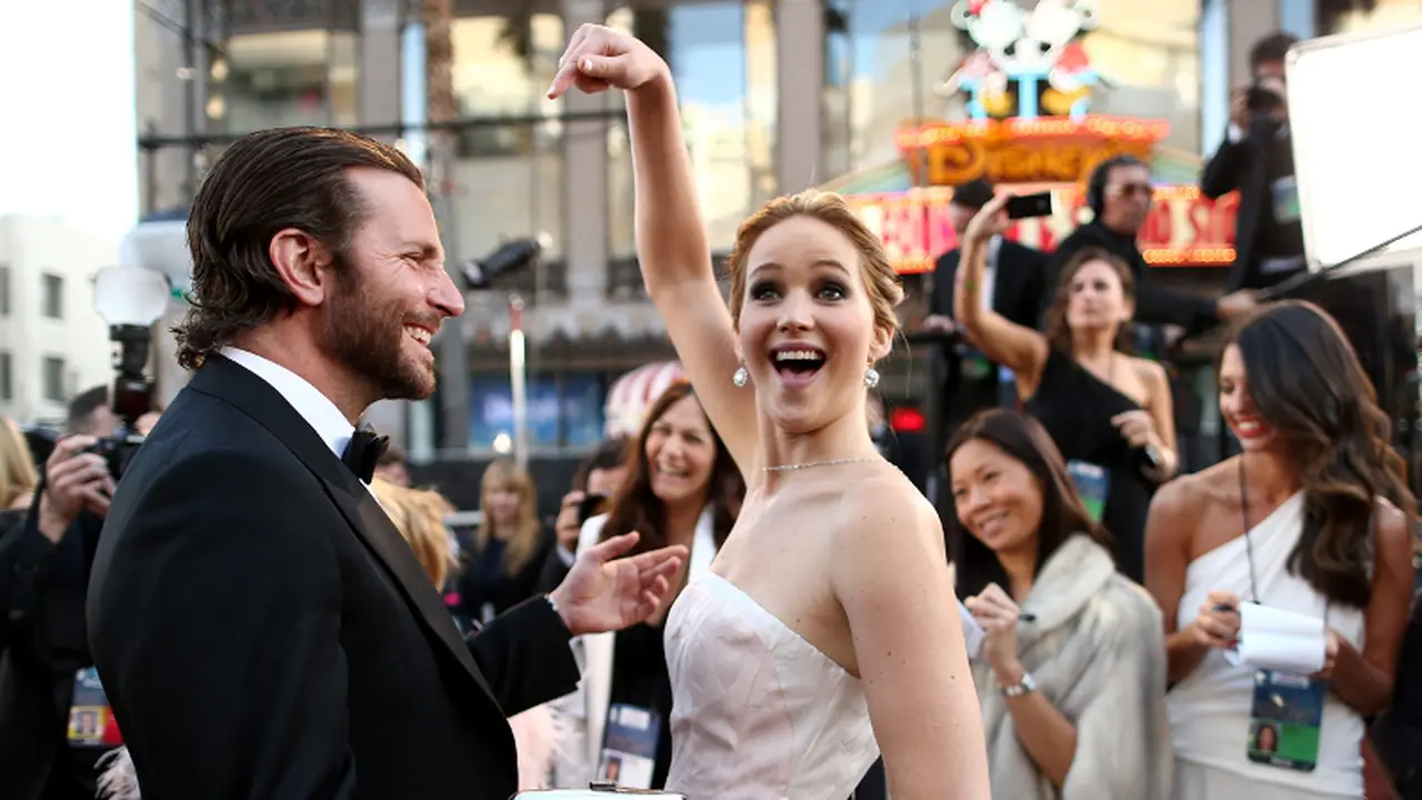 [Bintang] Bradley Cooper-Jennifer Lawrence