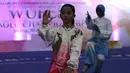 Atlet wushu saat mengikuti Festival Wushu di Wisma Serba Guna Senayan, Jakarta, Jumat (20/12). Ratusan atlet wushu berusia 6-15 tahun ikuti kejuaraan wushu nasional. (Bola.com/Yoppy Renato)