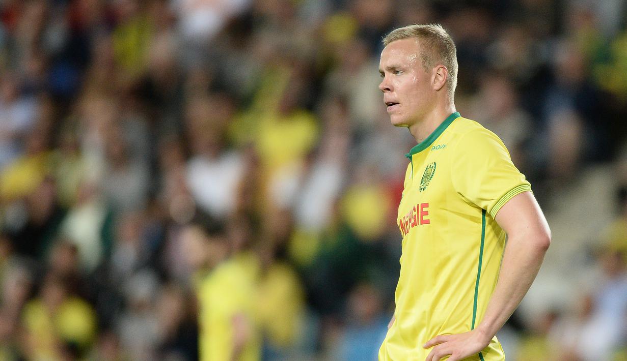 4. Kolbeinn Sigþorsson - Pemain timnas Islandia ini memiliki arti perfeksionis. Hal tersebut tergambar dari kariernya yang acap kali berganti tim. Mungkin ia akan segera pindah jika tidak kerasan lagi di tim nya saat ini. (AFP/Jean Evrard)