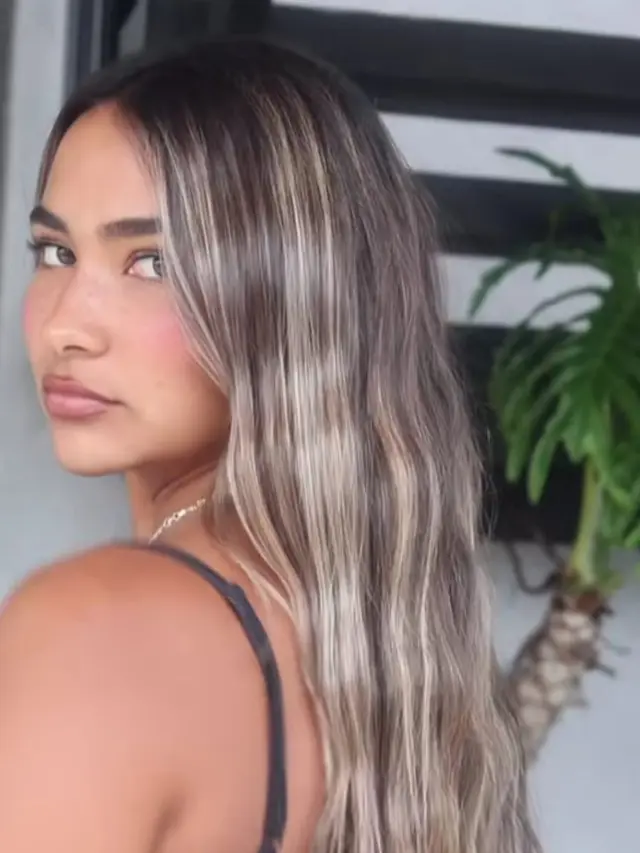 Rambut Surfer Ombré, Gaya Santai yang Terinspirasi dari Film Blue Crush, 2002