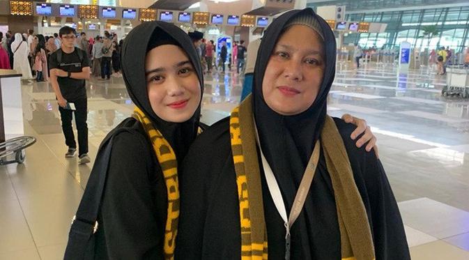 Jarang Tersorot Ini 7 Potret Kebersamaan Tissa Biani Dan Ibunda Hot Liputan6 Com