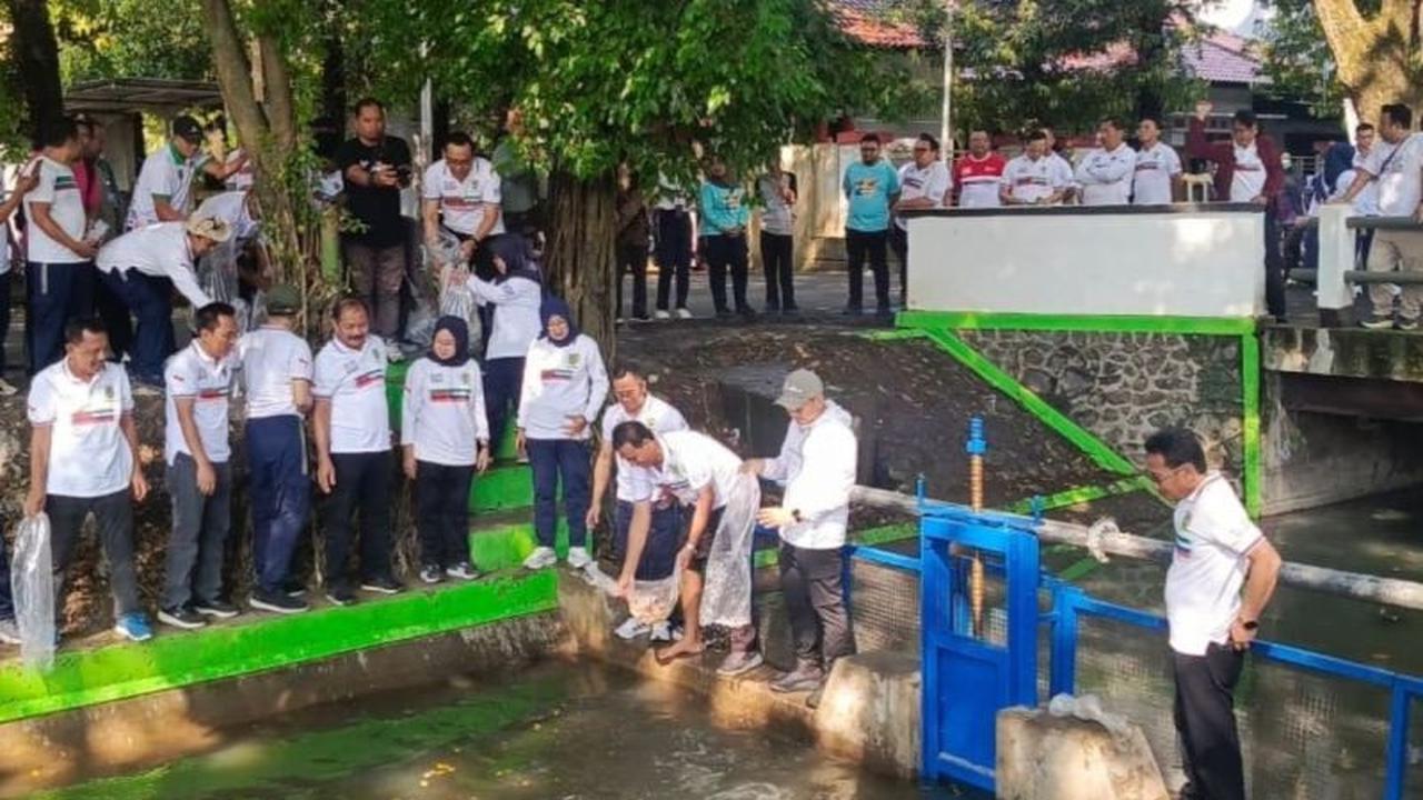 Pemkab Kudus Tebar Benih Ikan Nila, Kampanye Kebersihan Sungai dan Potensi Wisata Mancing