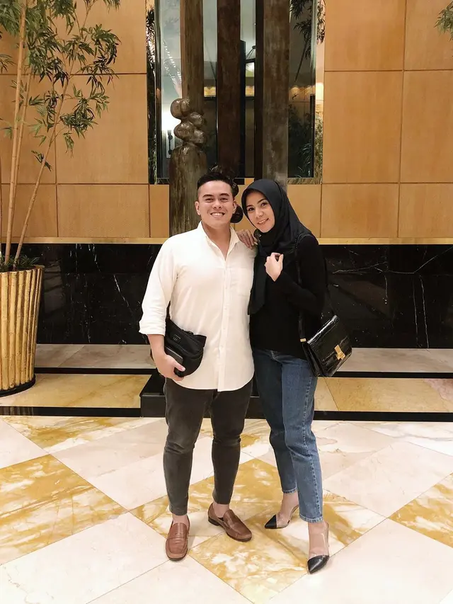 Potret Cynthia Ramlan dalam balutan hijab