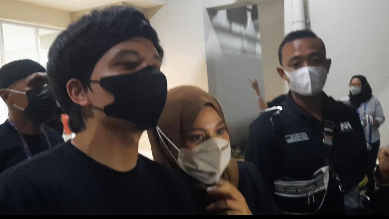 Aurel Hermansyah bersama Atta Halilintar di Stadion Manahan Solo