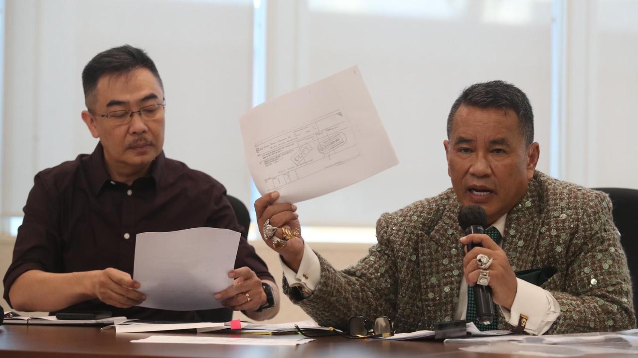 FOTO: Hotman Paris Merespons Gugatan terhadap MNC Asia Holding