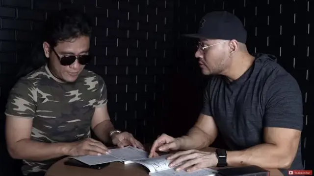 Artis Mualaf Mengkaji Agama