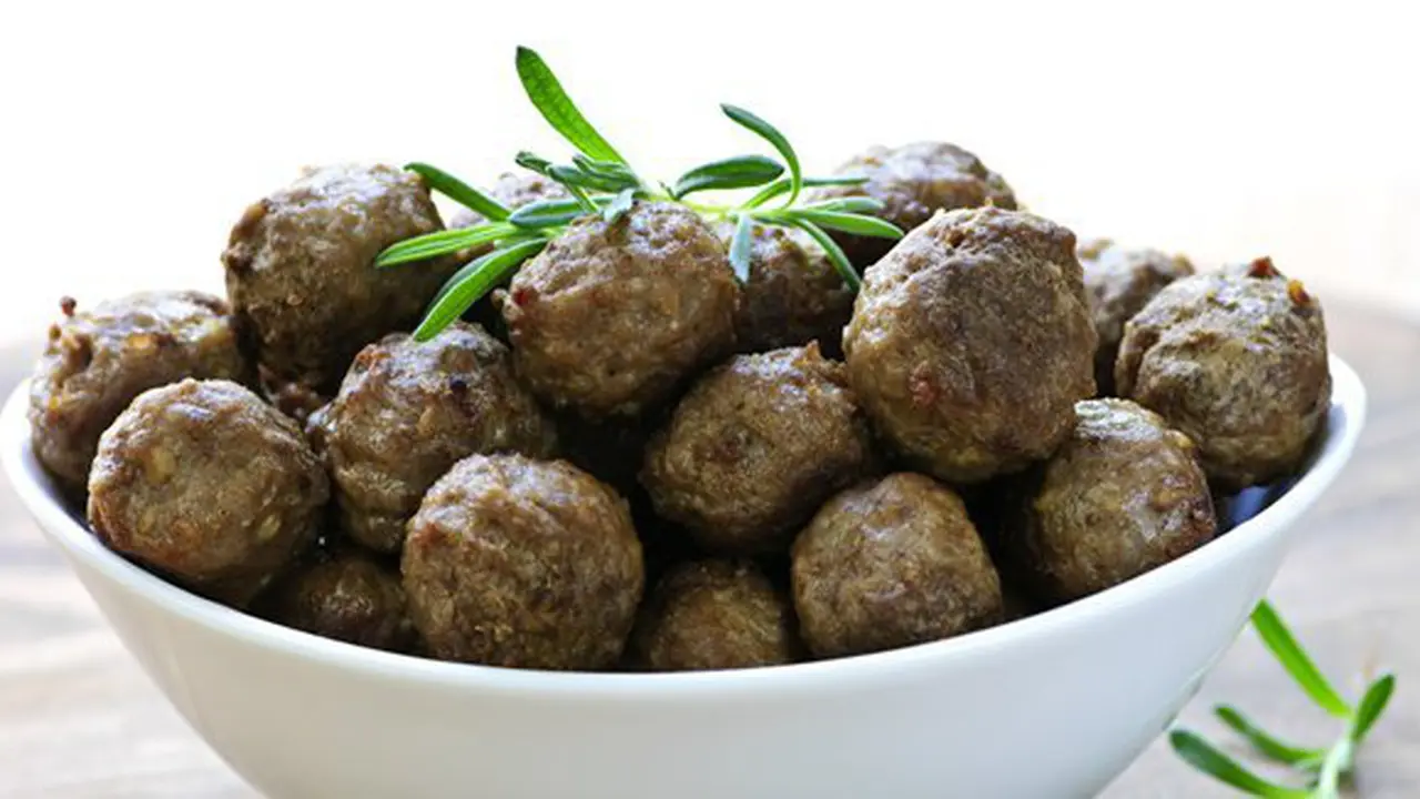 Bakso makanan favorit banyak orang/copyright: thetapaslunchcompany