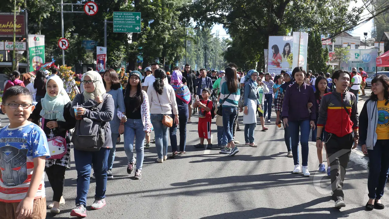 Antusias Warga Bandung Menikmati Car Free Day