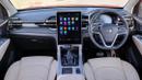 Dashboard mobil ini mendapatkan perubahan yang cukup signifikan. Desain kisi AC menjadi lebih besar-besar dan ramai. Layar head unit berukuran 14 inci menjadi highlight utama dari dahsboard MG Hector facelift. Ubahan tuas transmisi menjadi bentuk T dengan tambahan aksen piano black di sekililingnya memberikan kesan elegan di konsol tengahnya. (Source: autocarindia.com)