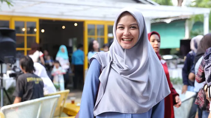 [Fimela] Revalina S. Temat