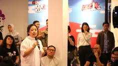 Menteri Koordinator Bidang Pembangunan Manusia dan Kebudayaan (Menko PMK) Puan Maharani berbagi cerita pada talk show bertema "Human Development Empowering Women in Today's Society” di Kerja @86 Hub, Jakarta, Kamis (21/2). (Liputan6.com/Fery Pradolo)