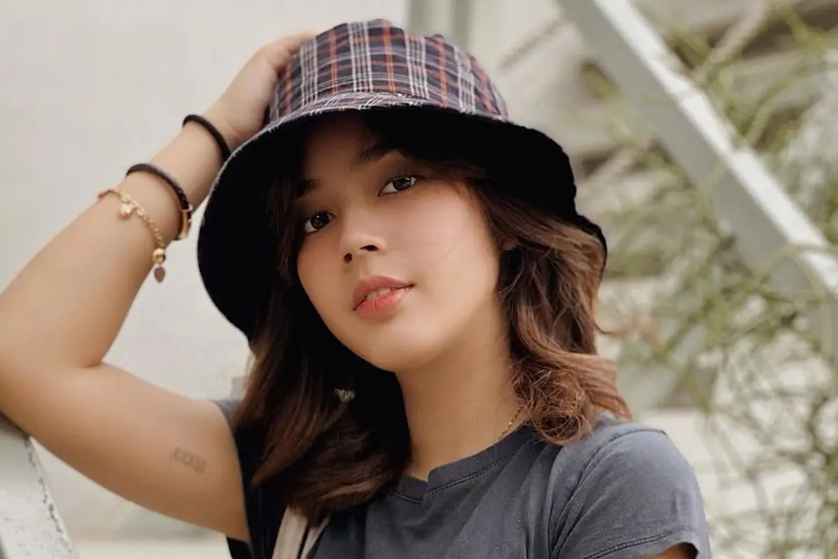 FOTO: Gaya Fay Nabila saat Pakai Topi, Makin Menawan