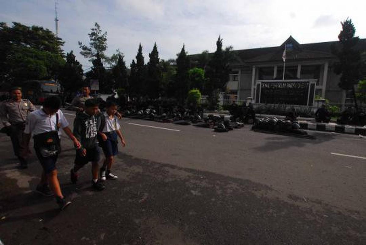 Pengamanan sidang paripurna Bupati Garut 