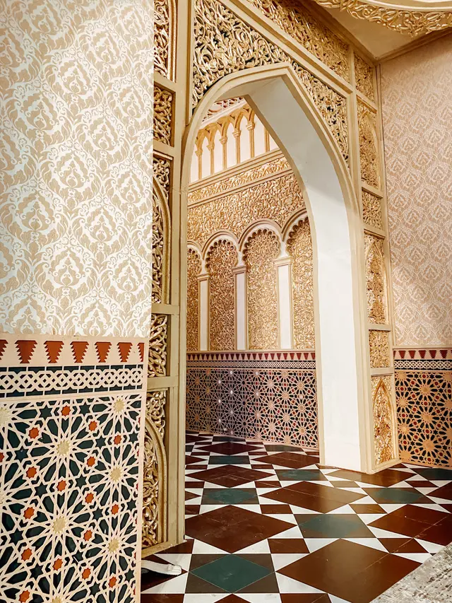 Instalasi Istana Favorit Traveler Muslim Dunia Alhambra Didirikan di Senayan City