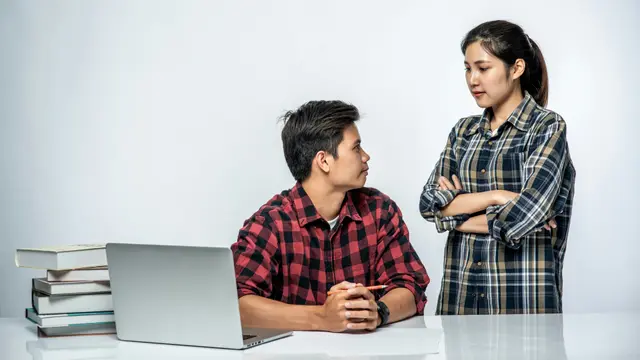 Tanda-tanda Seseorang Tidak Memiliki Self-Awareness, Dinilai sebagai Individu yang Anti Kritik (Foto dok : Freepik/jcomp)