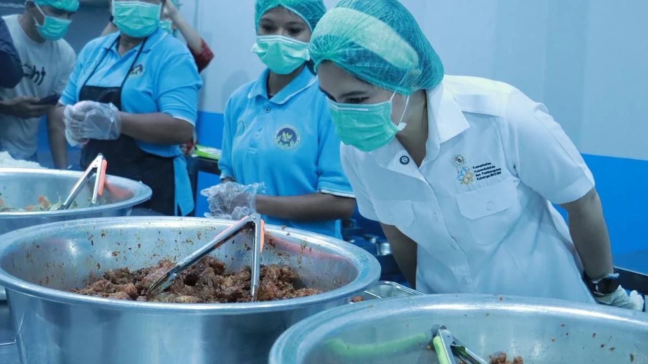 Wakil Menteri Kependudukan dan Pembangunan Keluarga/Wakil Kepala BKKBN, Ratu Ayu Isyana Bagoes Oka di Kupang NTT