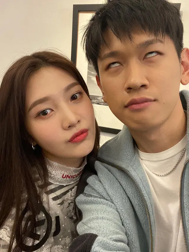 Joy Red Velvet - Crush. (Instagram/ _imyour_joy)