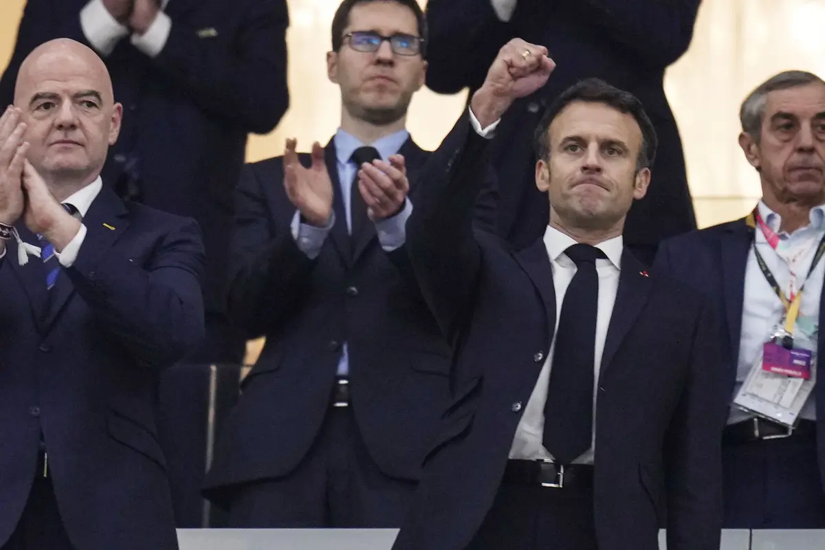 Foto: Momen Presiden Emmanuel Macron Dukung Langsung Timnas Prancis Menghadapi Maroko di Semi Final Piala Dunia 2022