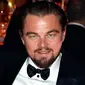 Tak lagi terlihat Leonardo DiCaprio yang ganteng dan berpenampilan necis, seperti yang terakhir kita lihat di film Wolf of wall Street.