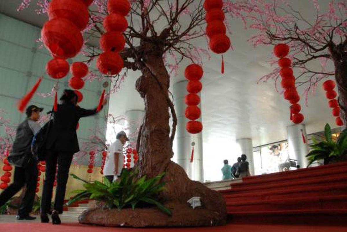 Ornamen khas Imlek menghiasi Mal Grand Indonesia