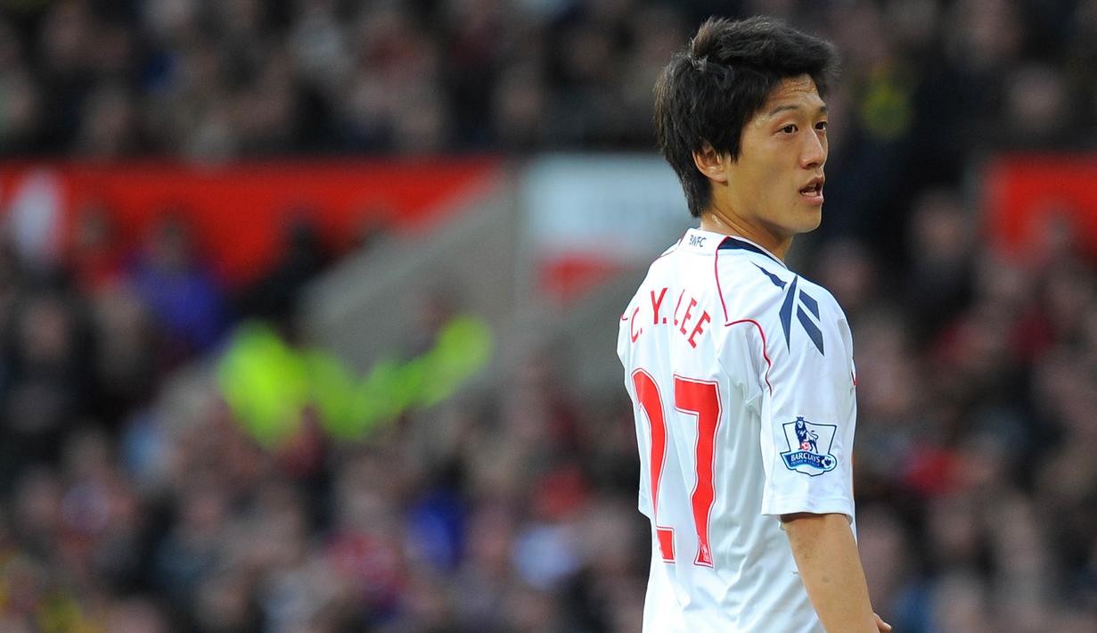 5. Lee Chung-Yong (Bolton Wanderers) - Pria berusia 29 tahun itu berada di posisi kelima pencetak gol terbanyak pemain Asia di Inggris dengan 8 gol. 7 gol saat membela Bolton Wanderers dan satu untuk Crystal Palace. (AFP/Andrew Yates)