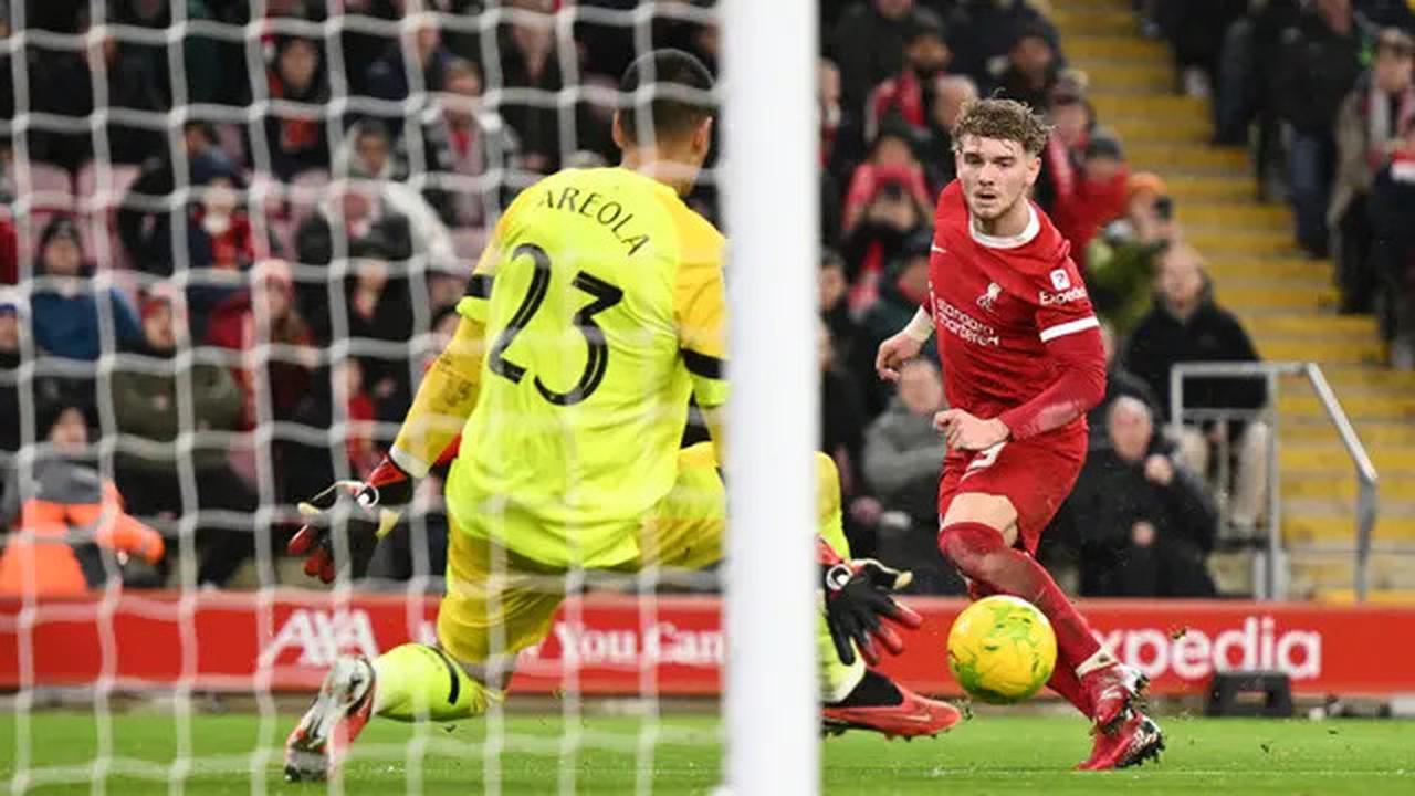 Baru 46 Detik Main Langsung Nyekor, Harvey Elliot Tak Bisa Berkata-kata Lihat Alisson Tahan Serangan PSG: Gol Saya untuk Dia!