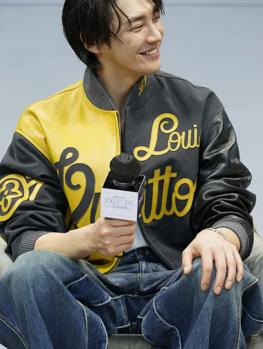 Untuk mendalami karakternya, Kim Young Kwang melakukan berbagai cara. Salah satunya dengan menghindari lawan mainnya Lee Sung Kyung. [Foto: Disney+ Hotstar]