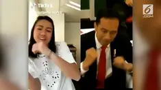 Goyang dayung menyebar di aplikasi Tik Tok dan menjadi yang populer. Banyak pengguna Tik Tok yang menirukan gaya Presiden Joko Widodo saat goyang dayung di pembukaan Asian Games 2018.