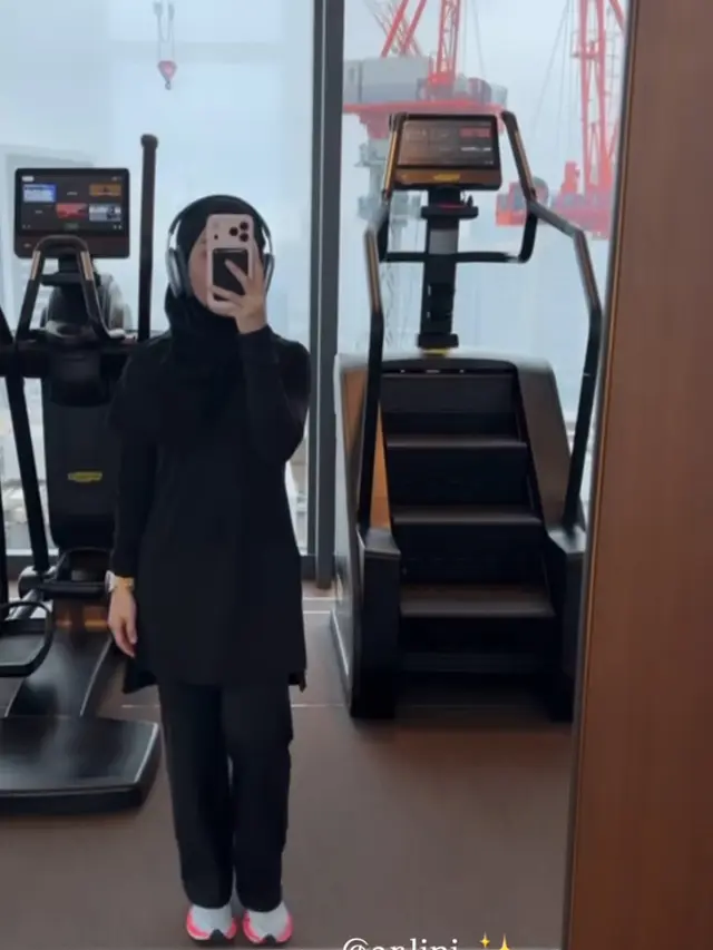 Nikita Willy saat Liburan di Jepang dengan ootd olahraganya. [@nikitawillyofficial94]