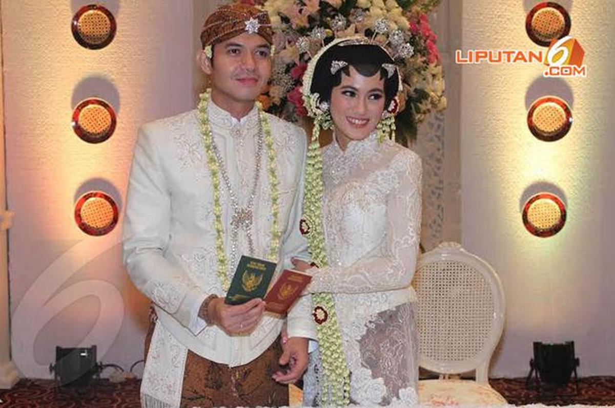 4 Artis Ini Pernah Tampil Pakai Paes Jawa Hijab, Alyssa SoebandonosaatMenikah