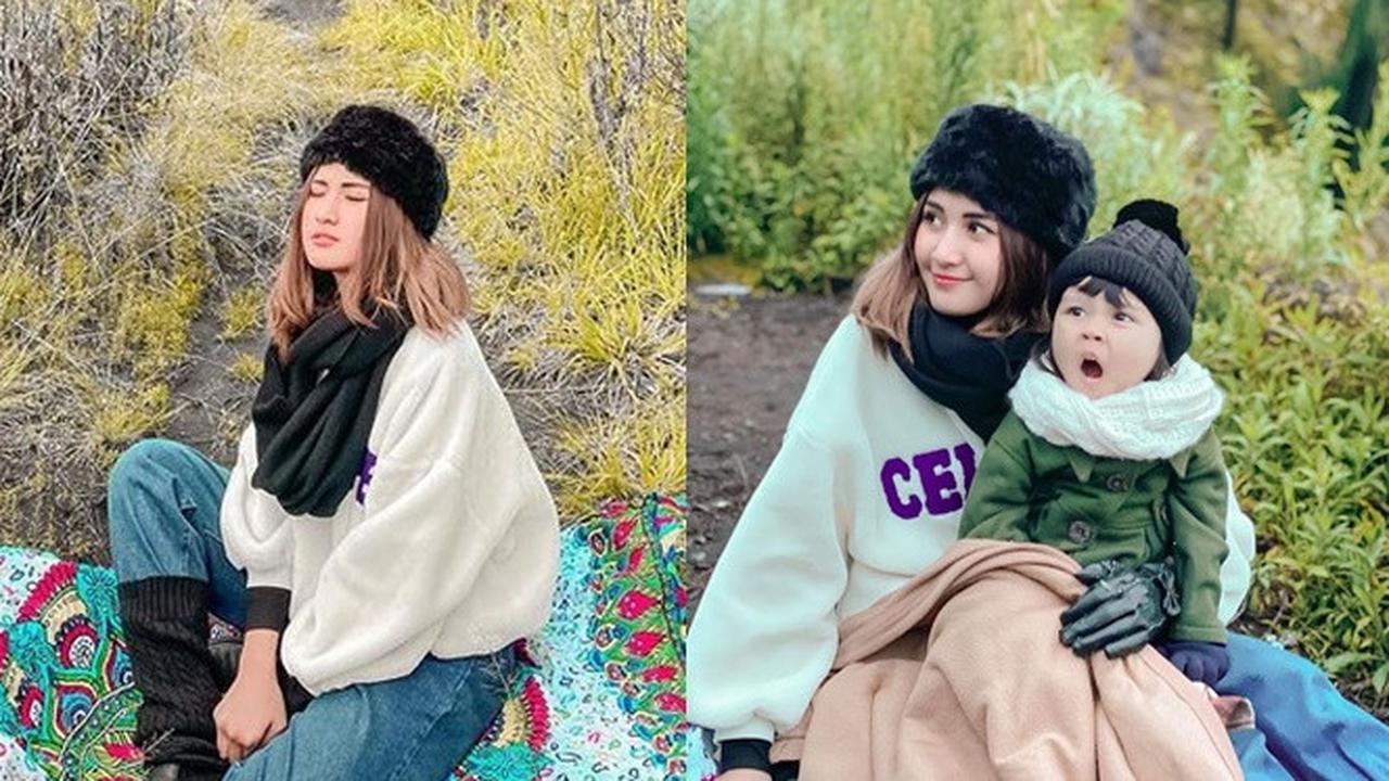 6 Potret Camelia Putri dan Keluarga Liburan Ke Bromo
