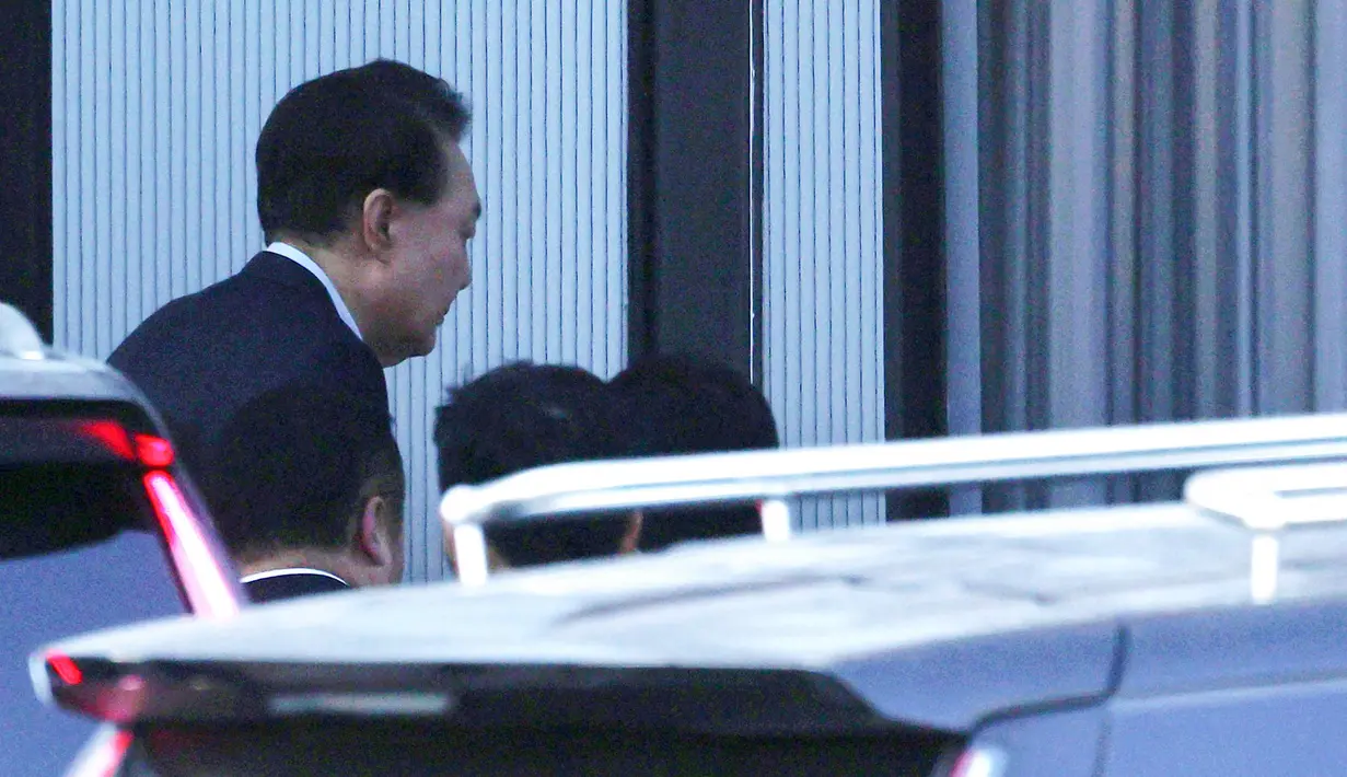 Yoon Suk Yeol ditangkap terkait upayanya memberlakukan darurat militer meski hanya berlaku singkat yang menjerumuskan Korea Selatan ke krisis politik. (Korea Pool/AFP/South Korea Out)