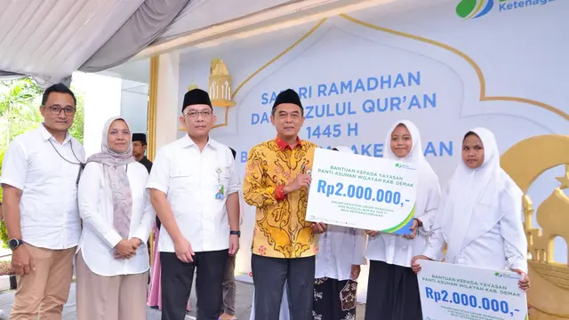 Tingkatkan Kepedulian Saat Ramadan, BPJS Ketenagakerjaan Serahkan Bantuan Banjir di Demak