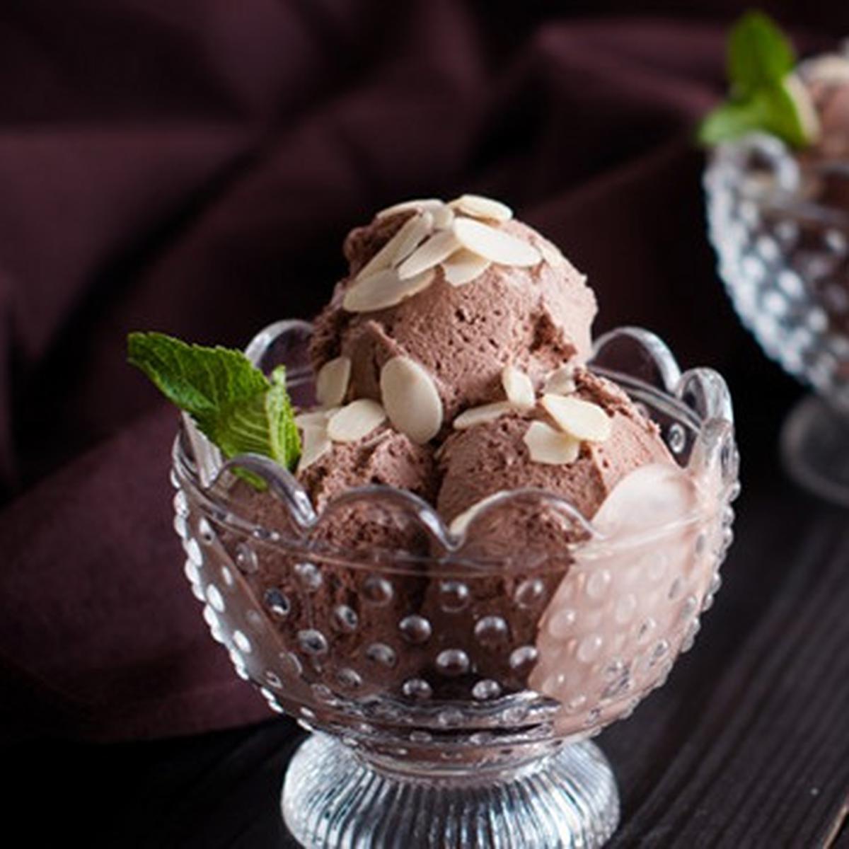 Мороженое шоколадное десерт фэнтези