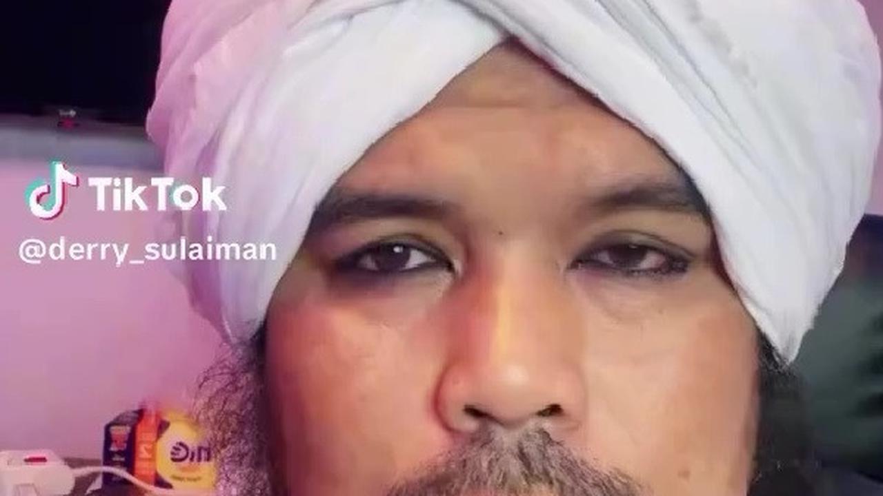 Profil Ustaz Derry Sulaiman yang Jadi Pendamping dr Richard Lee dan Bobon Santoso saat Mualaf