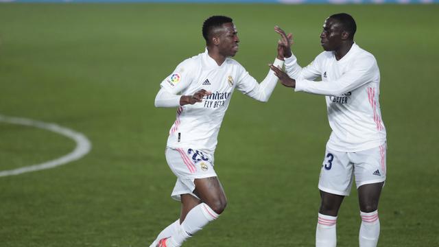 FOTO: Ditahan Imbang Real Sociedad 1-1, Real Madrid Gagal Gusur Barcelona di Posisi ke-2 - Vinicius Junior; Ferland Mendy