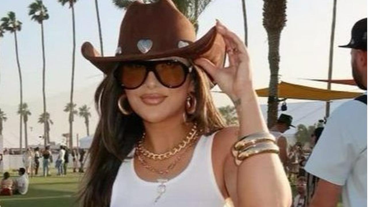 Deretan Penampilan Fashion Selebriti Dunia yang Curi Perhatian di Coachella 2025
