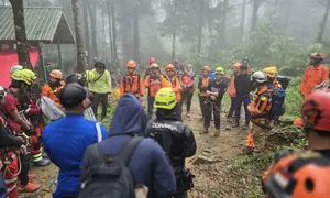 Pencarian Korban Kecelakaan Pesawat ATR 42-500 (Fauzan/Liputan6.com)
