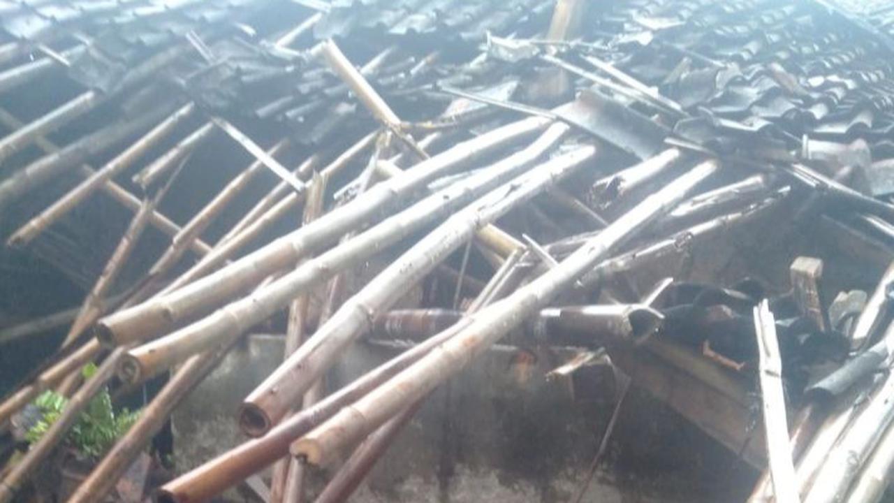 Nestapa Warga Lebak, Rumah Roboh Diterjang Angin Kencang dan Tak Mampu Bangun Kembali