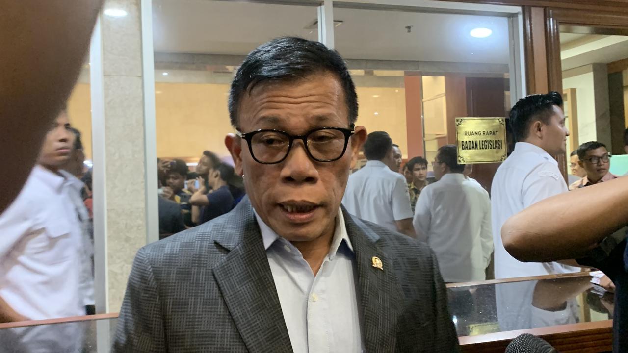 VIDEO: Tegas Masinton PDIP Suarakan Presiden Jokowi Turun & DPR Bubar Jika Rakyat Tak Didengar