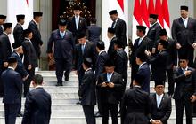 Makna Simbolis di Balik Dasi Biru Muda, Dari Pelantikan Kabinet Merah Putih Hingga Warna Oligarki