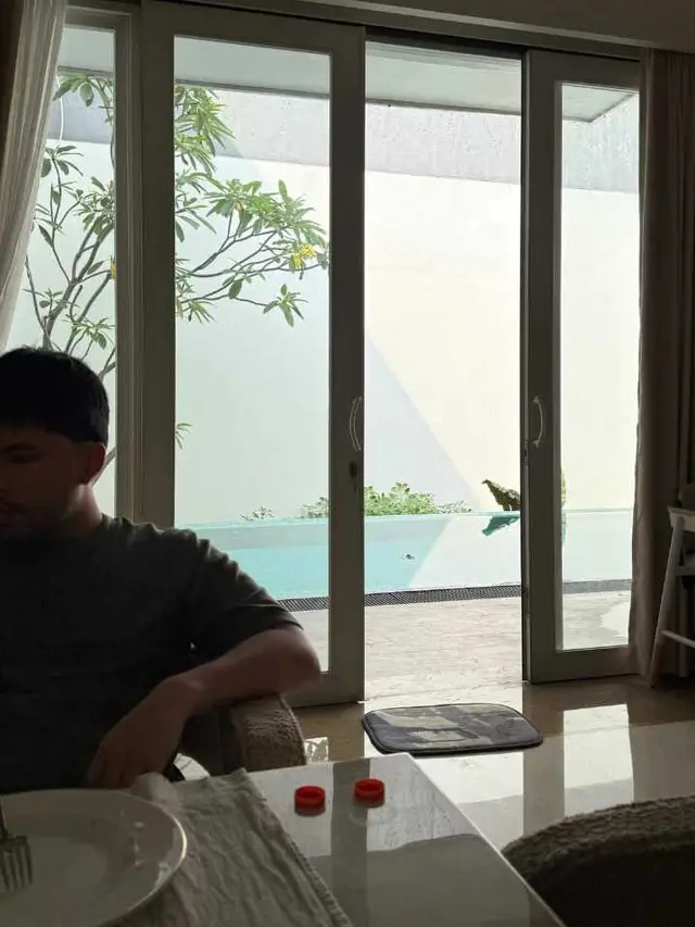 Potret Kolam Renang di Rumah Aaliyah Massaid dan Thariq Halilintar