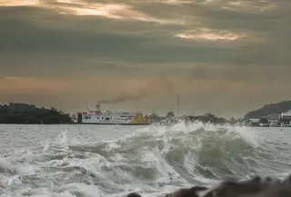 Ilutrasi cuaca ekstrem. (Foto: ASDP Indonesia Ferry)
