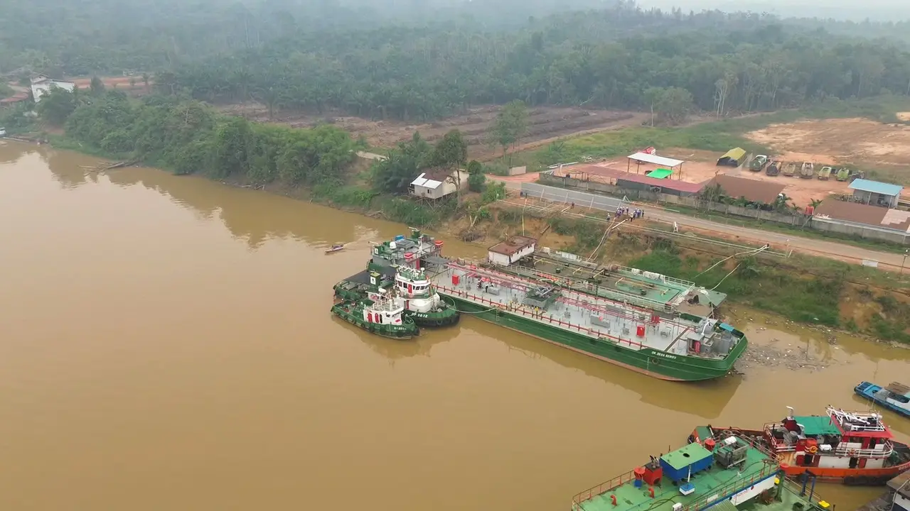 Sungai Kapuas Surut, Pertamina Optimalkan Fasilitas Penyangga Tayan Untuk Jaga Pasokan BBM di Sintang