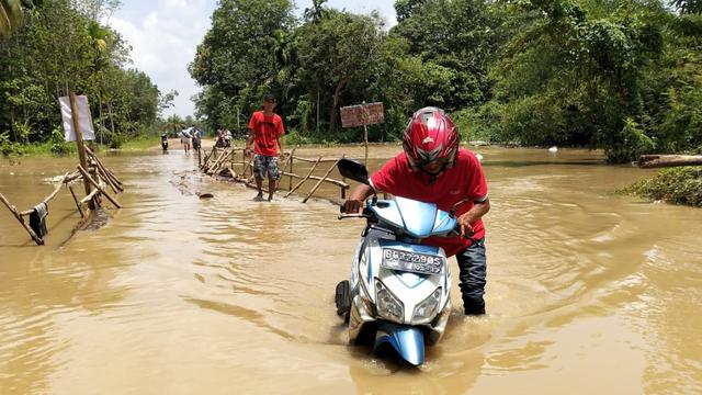 Minimnya Akses Jalan Antar Daerah di Sumsel yang Sering Terendam Banjir