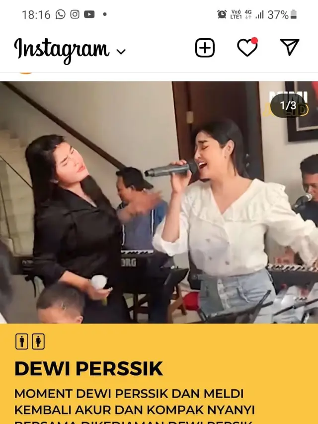 Dewi Perssik dan Rosa Meldianti menyanyi bersama
