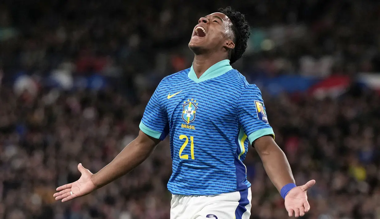 Pemain Brasil, Endrick merayakan gol penentu kemenangan ke gawang Inggris pada laga FIFA Matchday yang berlangsung di Wembley, London, Inggris, Minggu (24/03/2024) WIB. (AP Photo/Alastair Grant)