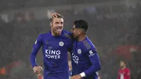 Selebrasi Pemain Leicester City Jamie Vardy dan Ayoze Perez (AP)